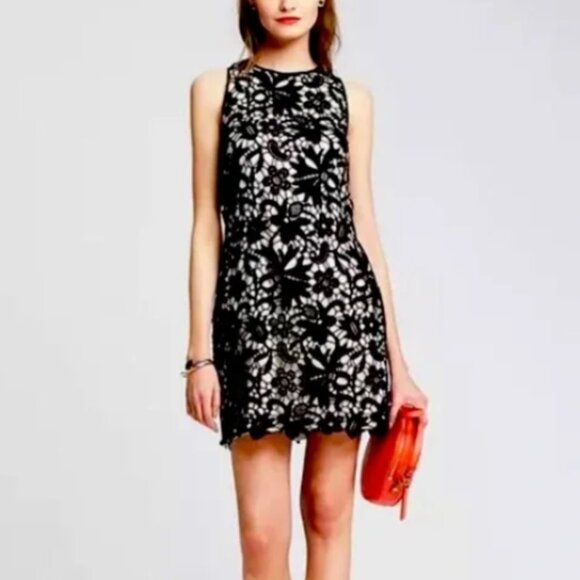 Banana Republic Black Scalloped Overlay Dress Size 8 - Picture 1 of 12